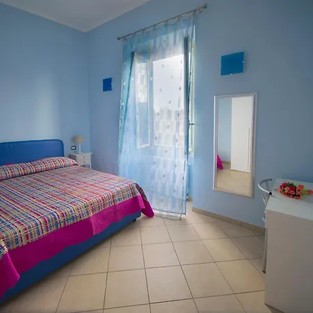 Ad Duas Lauros Bed & Breakfast Rome