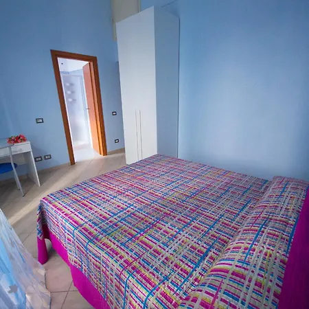Ad Duas Lauros Bed & Breakfast Rome